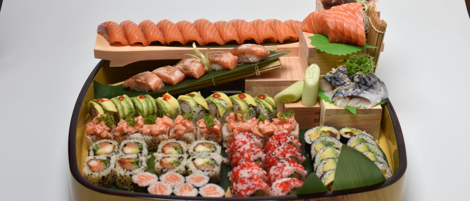 Restaurant-grade sushi platter - Smart Sushi Chef B2B